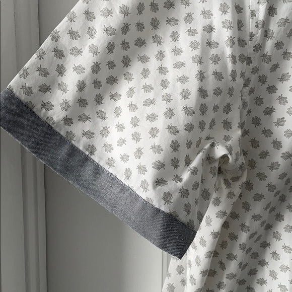 White Shortsleeved Buttondown - Picture 3 of 3